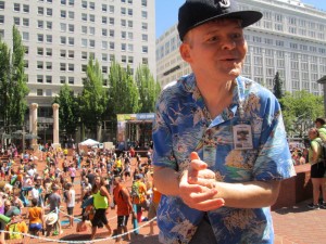 Paul en un evento del Récord Mundial en el centro de Portland